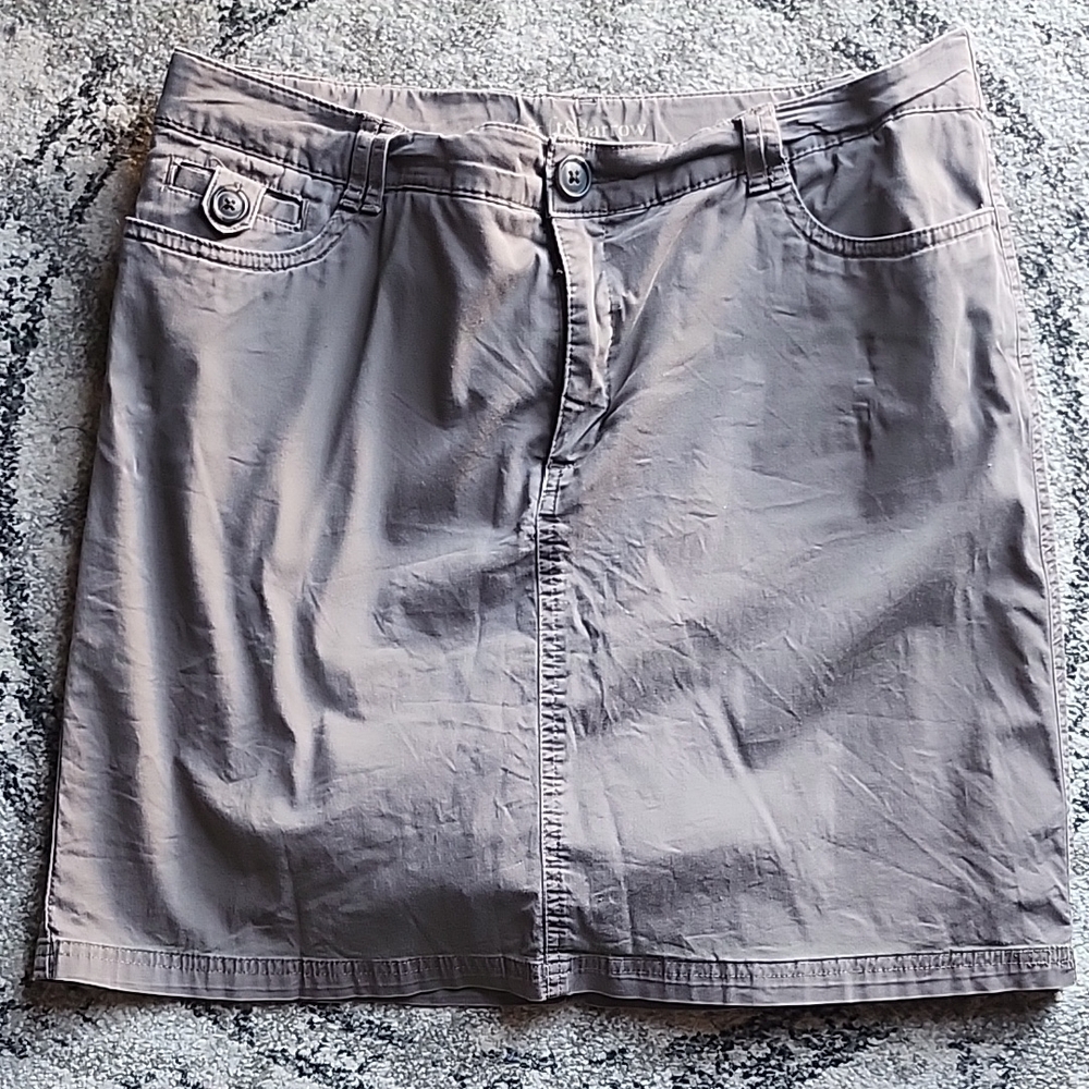 Casual Tan Skort - Picture 4 of 4